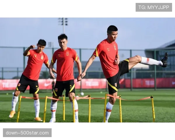 消息:多家俱乐部扩大青训学院规模,注重培养现代全能型后卫 消息:多家俱乐部扩大青训学院规模,注重培养现代全能型后卫